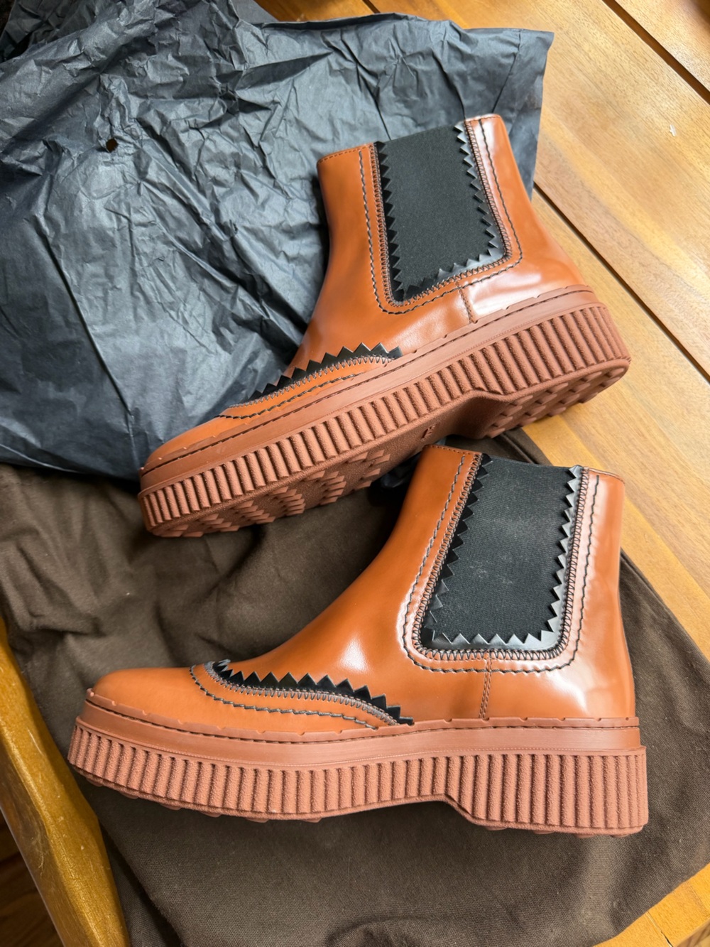 Tod's Women's Chestnut Brown Patent Leather Chelsea Booties - Picture 3 of 7